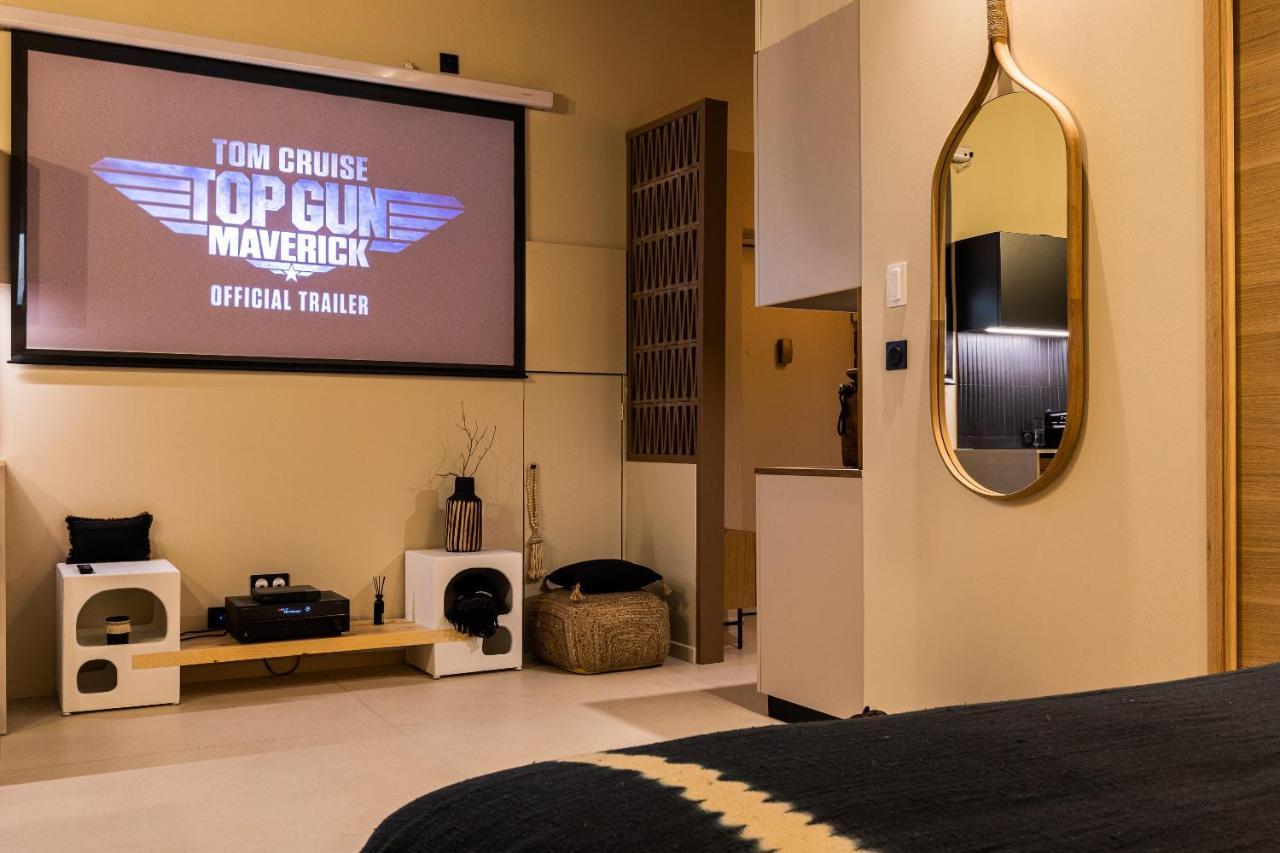 Host Inn Le Lumiere Spa & Cinema ลียง ภายนอก รูปภาพ