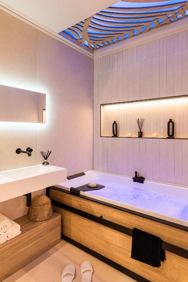 Host Inn Le Lumiere Spa & Cinema ลียง ภายนอก รูปภาพ