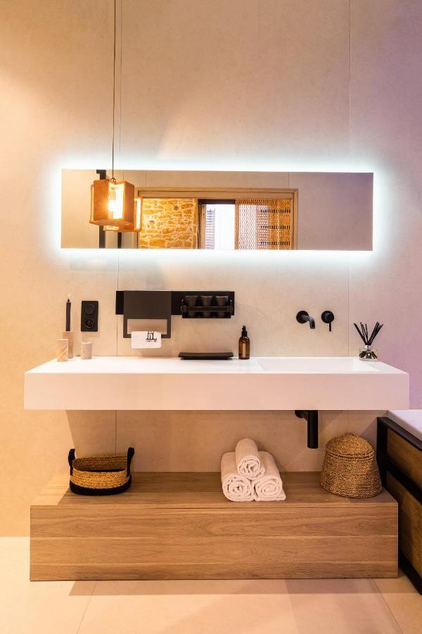 Host Inn Le Lumiere Spa & Cinema ลียง ภายนอก รูปภาพ