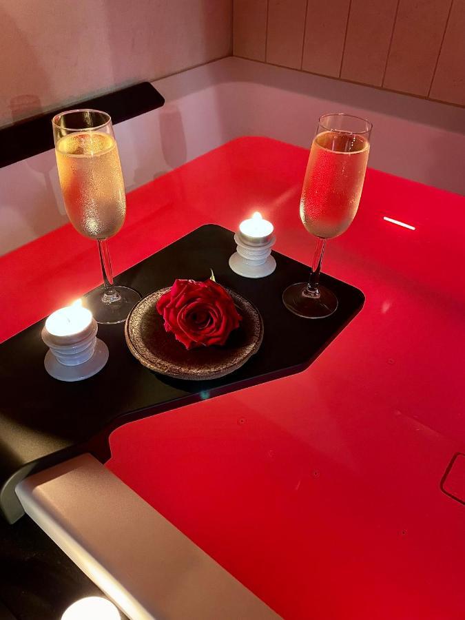 Host Inn Le Lumiere Spa & Cinema ลียง ภายนอก รูปภาพ